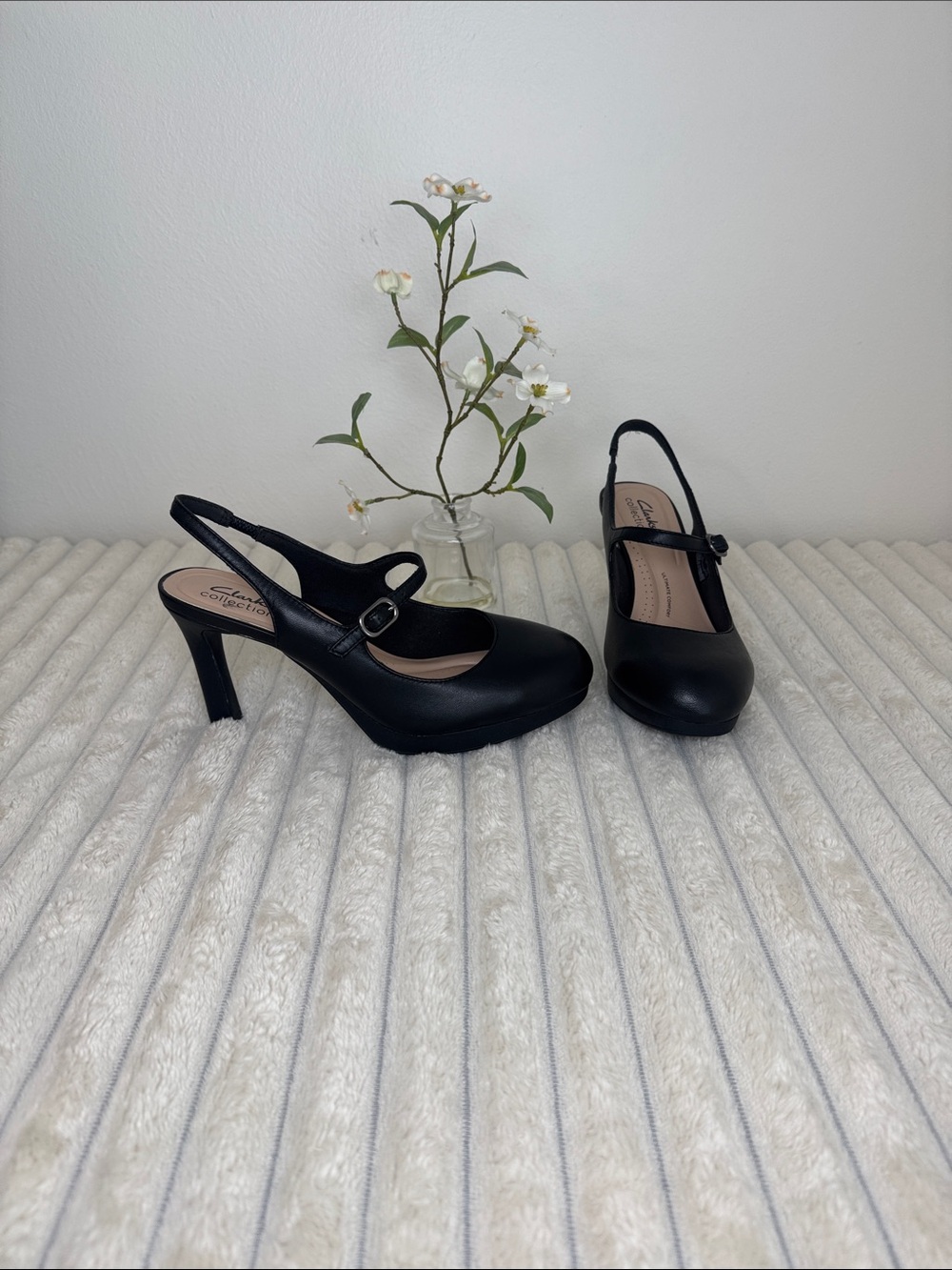 NIB Clarks Ambyr2 Grace Platform Black Leather Heels